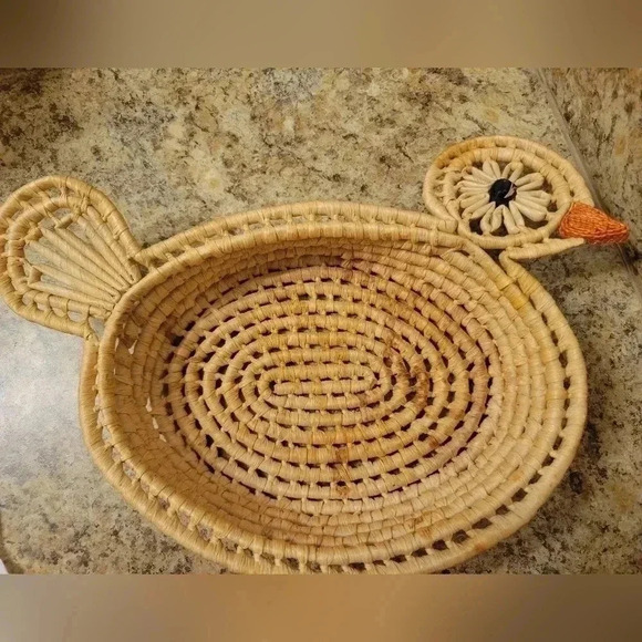 Vintage Corn Husk Woven Duck Bird Basket - Picture 4 of 5